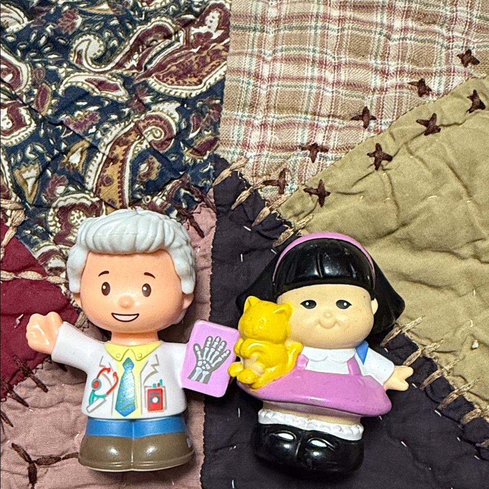 Little People two girl with cat doctor